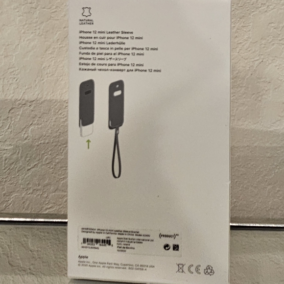 APPLE RED™ iPhone 12 mini Leather Sleeve with MagSafe - Picture 2 of 2